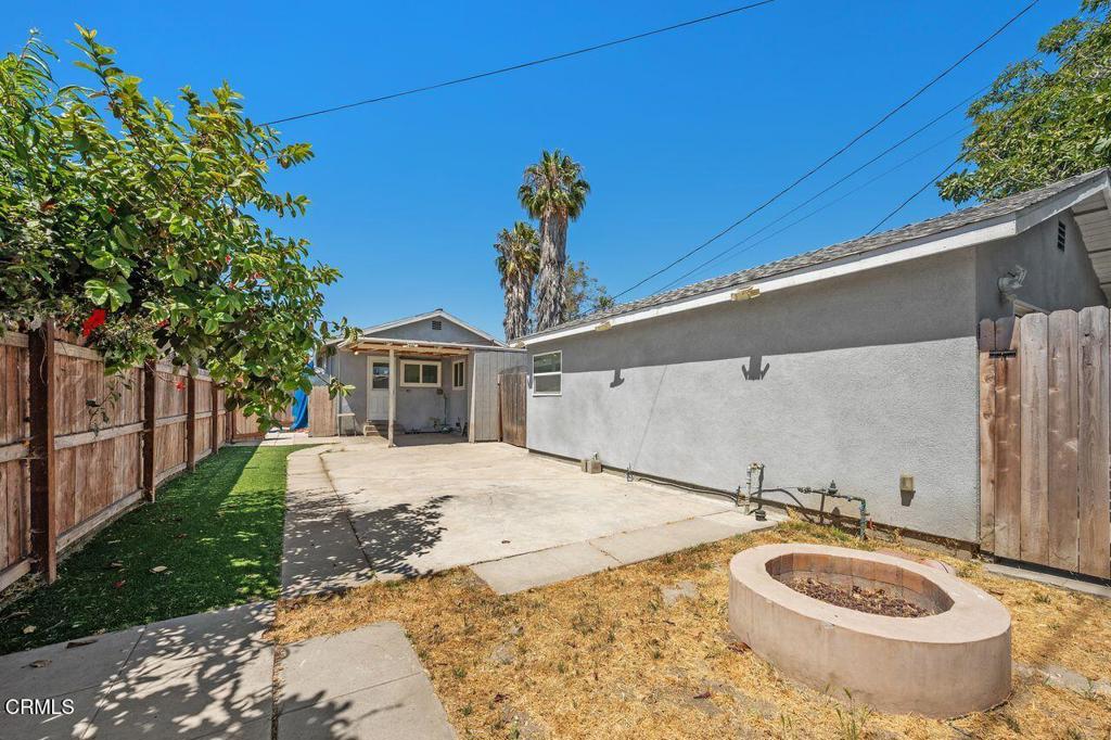 1418 W 69th Street