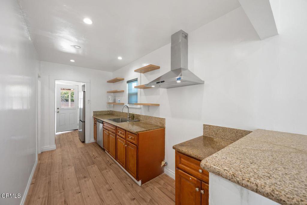 1418 W 69th Street