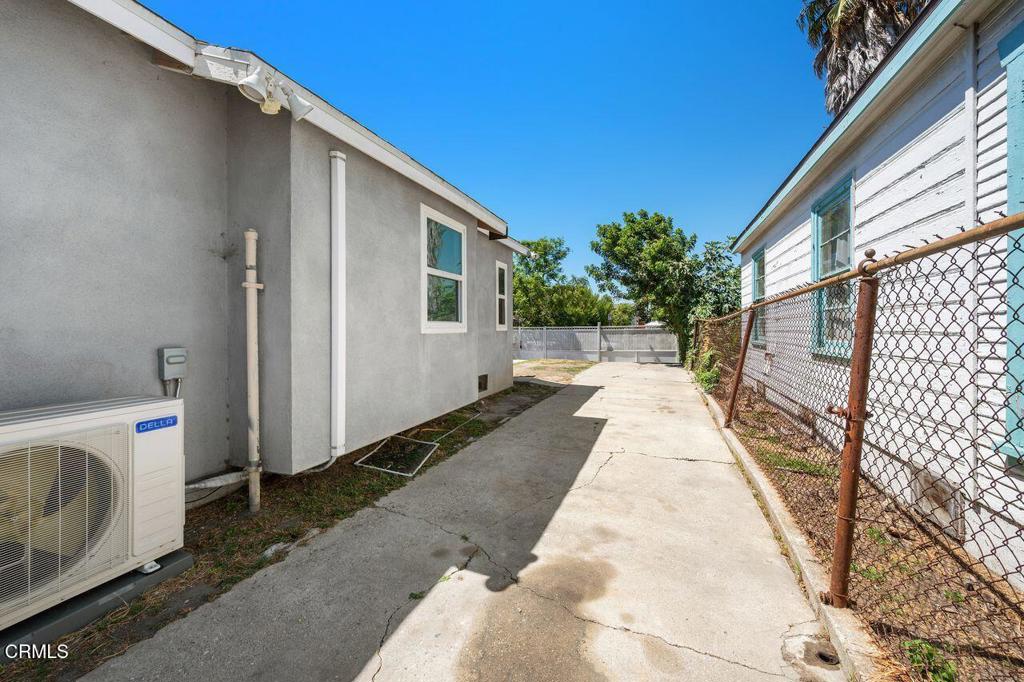 1418 W 69th Street