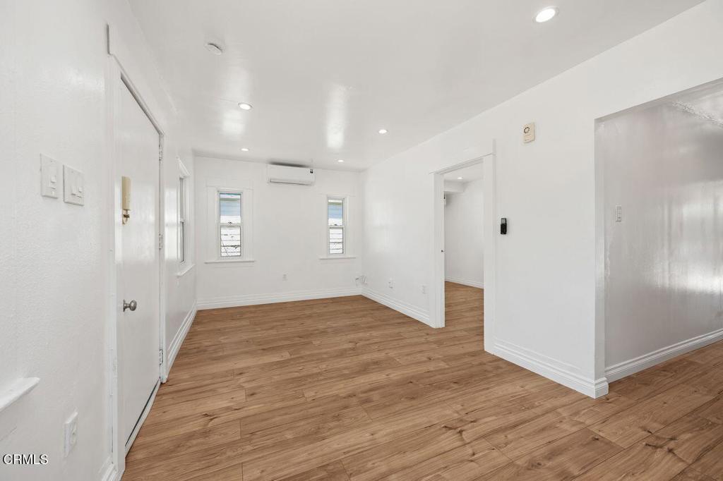 1418 W 69th Street