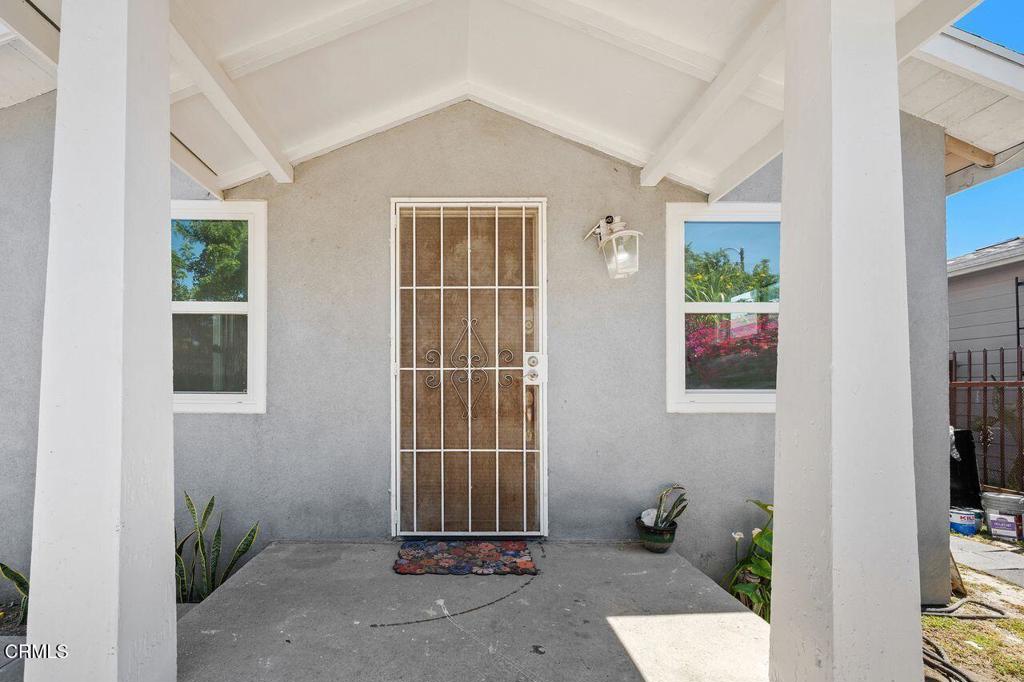 1418 W 69th Street