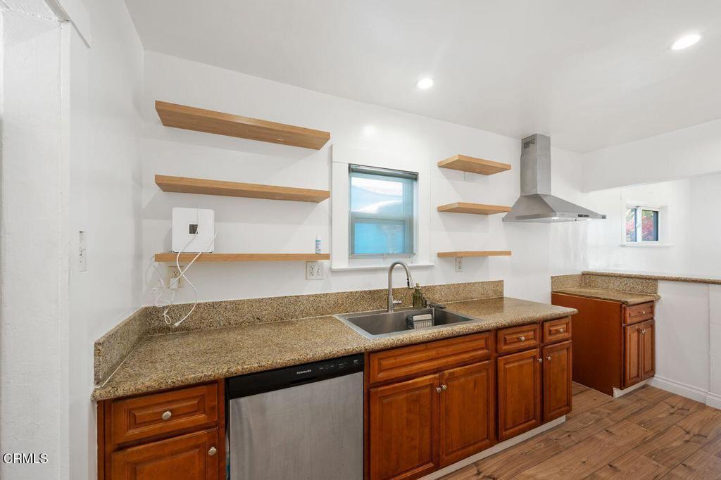 1418 W 69th Street