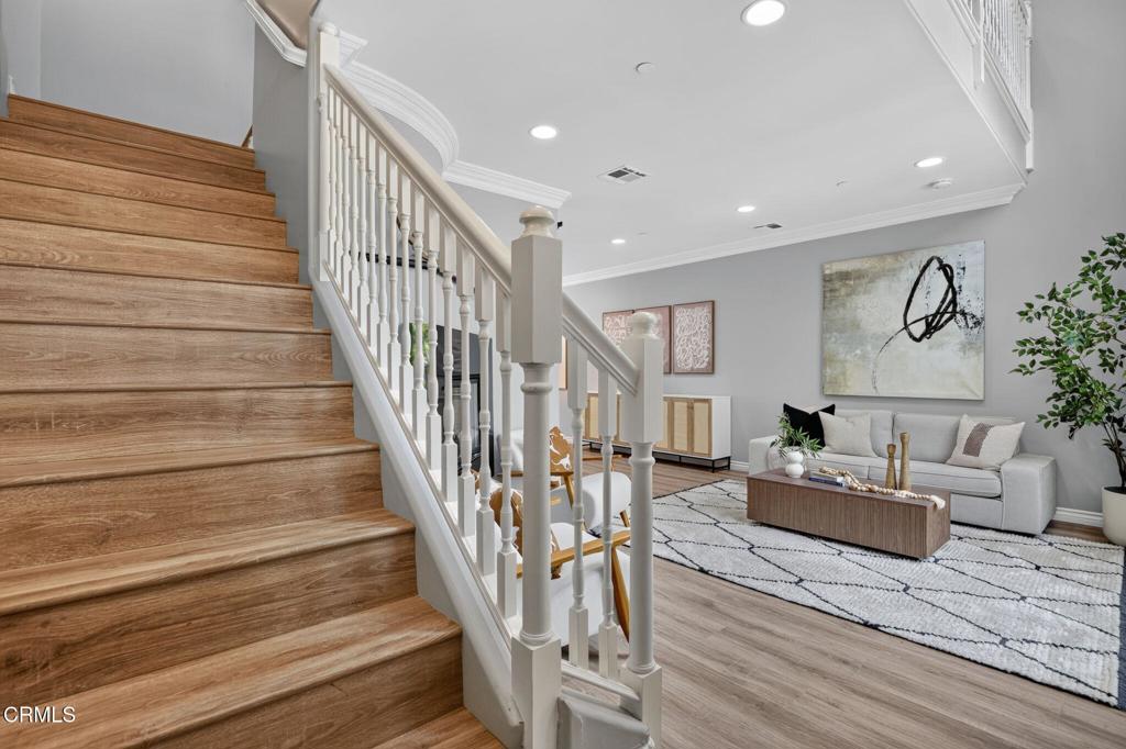 270 E Glenarm Street 105