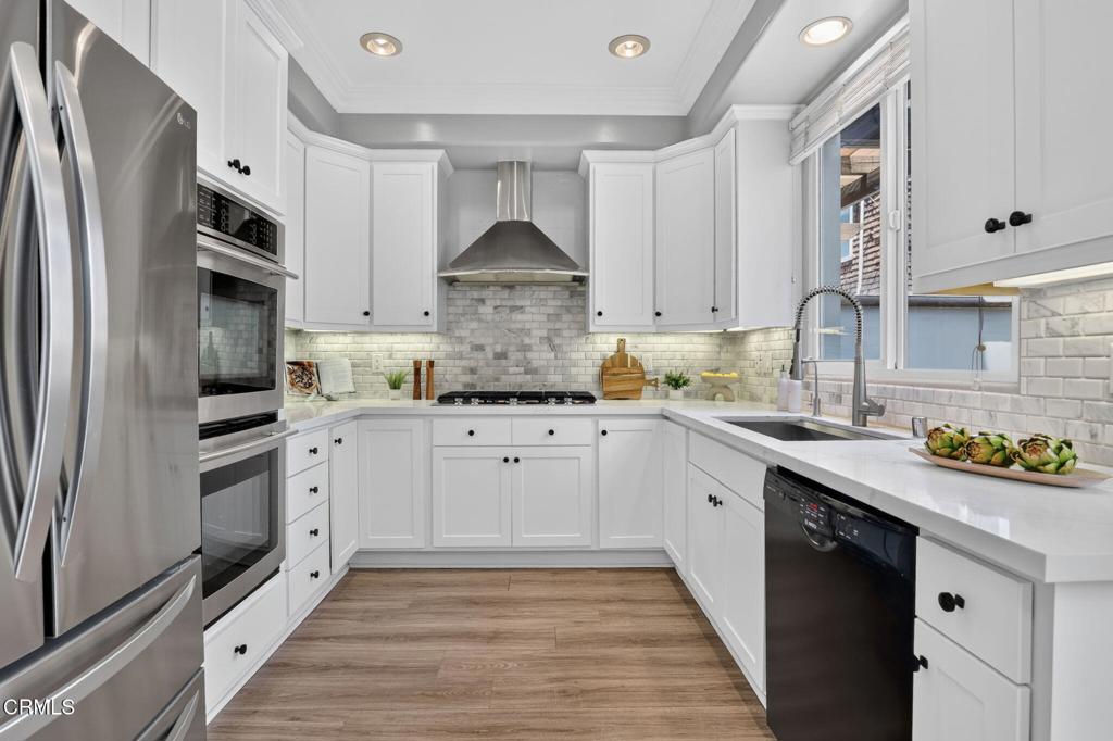 270 E Glenarm Street 105