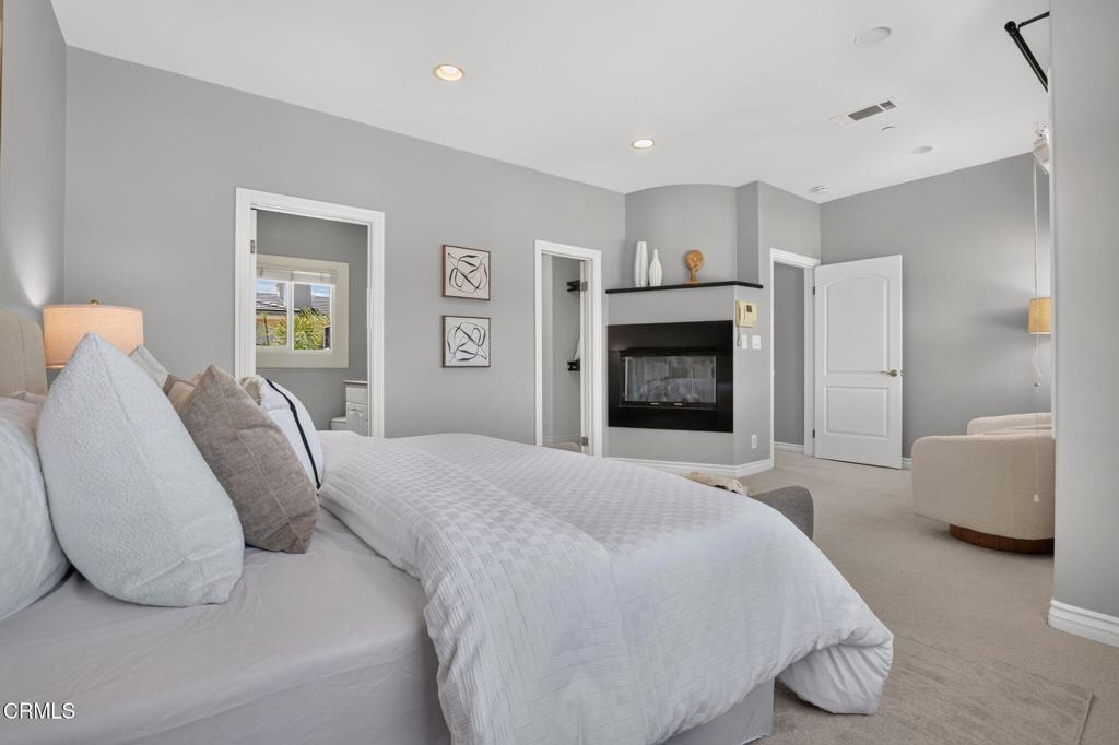 270 E Glenarm Street 105