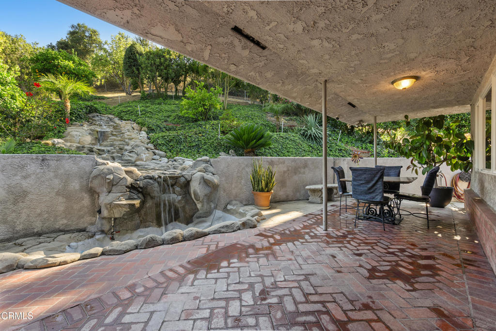 307 Los Alisos Street