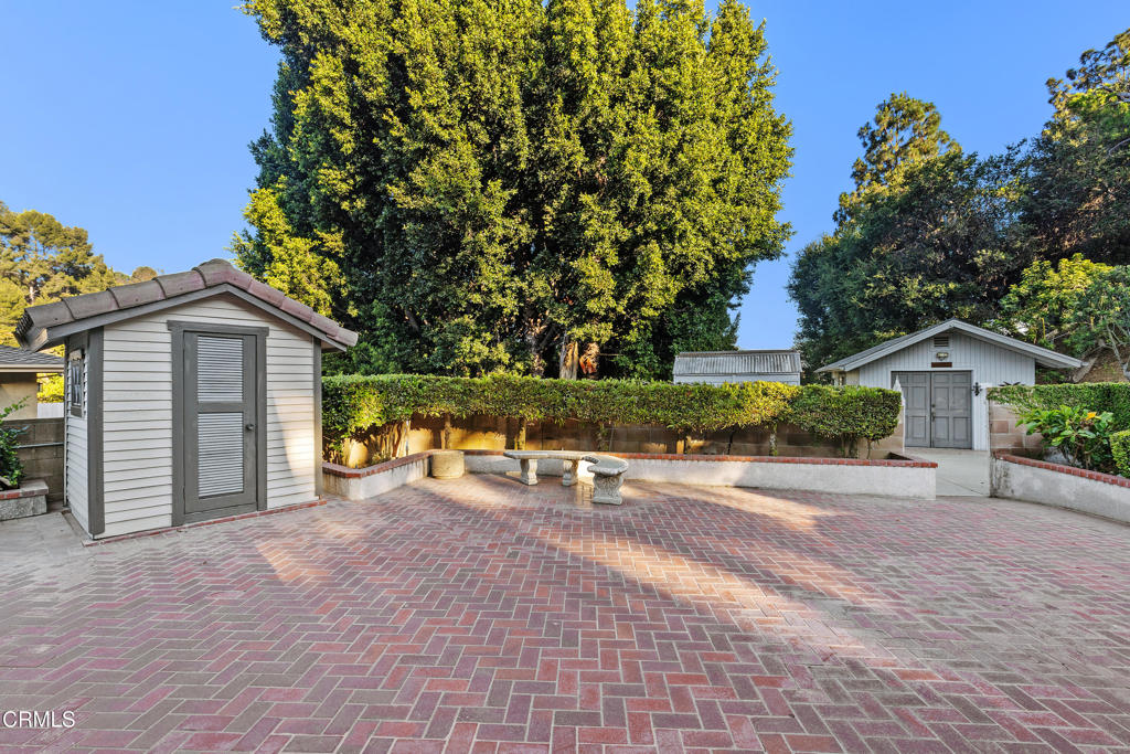 307 Los Alisos Street