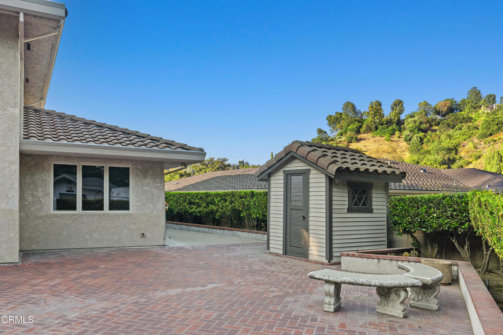 307 Los Alisos Street