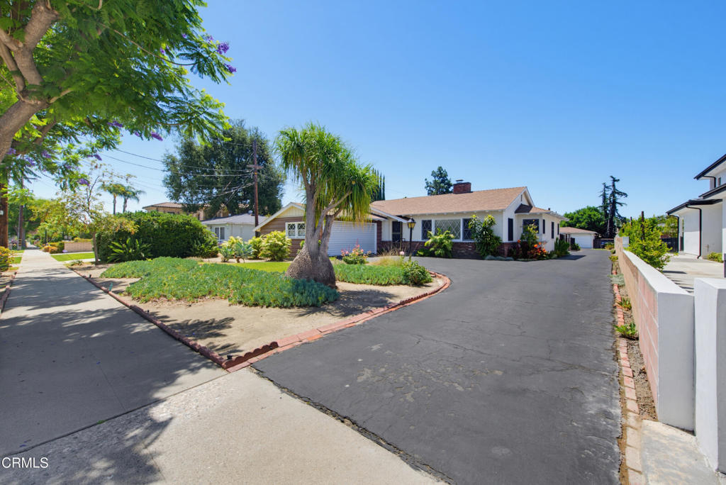 516 W Camino Real Avenue