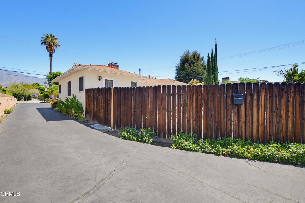 516 W Camino Real Avenue
