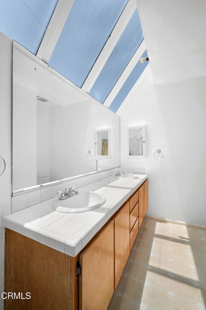 400 Monterey Road 16