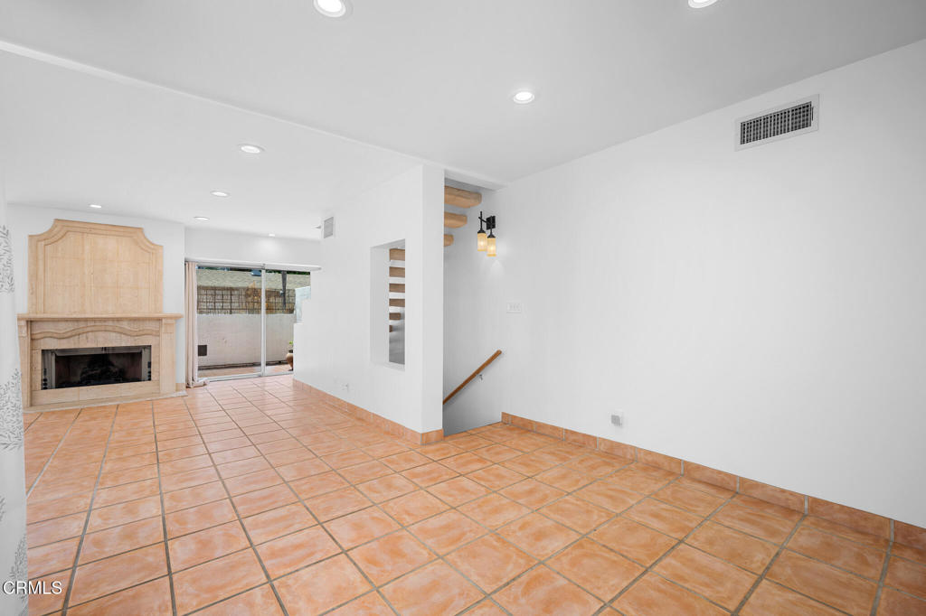 400 Monterey Road 16