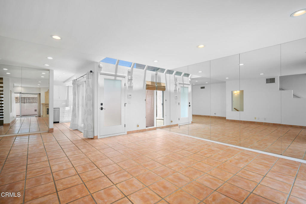 400 Monterey Road 16