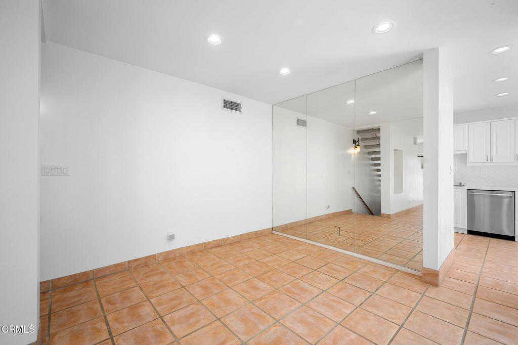 400 Monterey Road 16