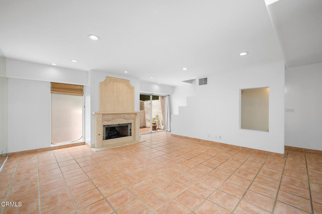 400 Monterey Road 16