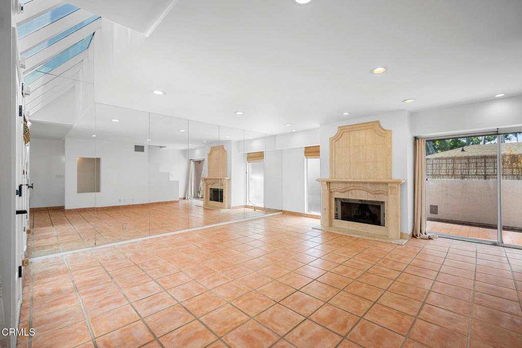 400 Monterey Road 16