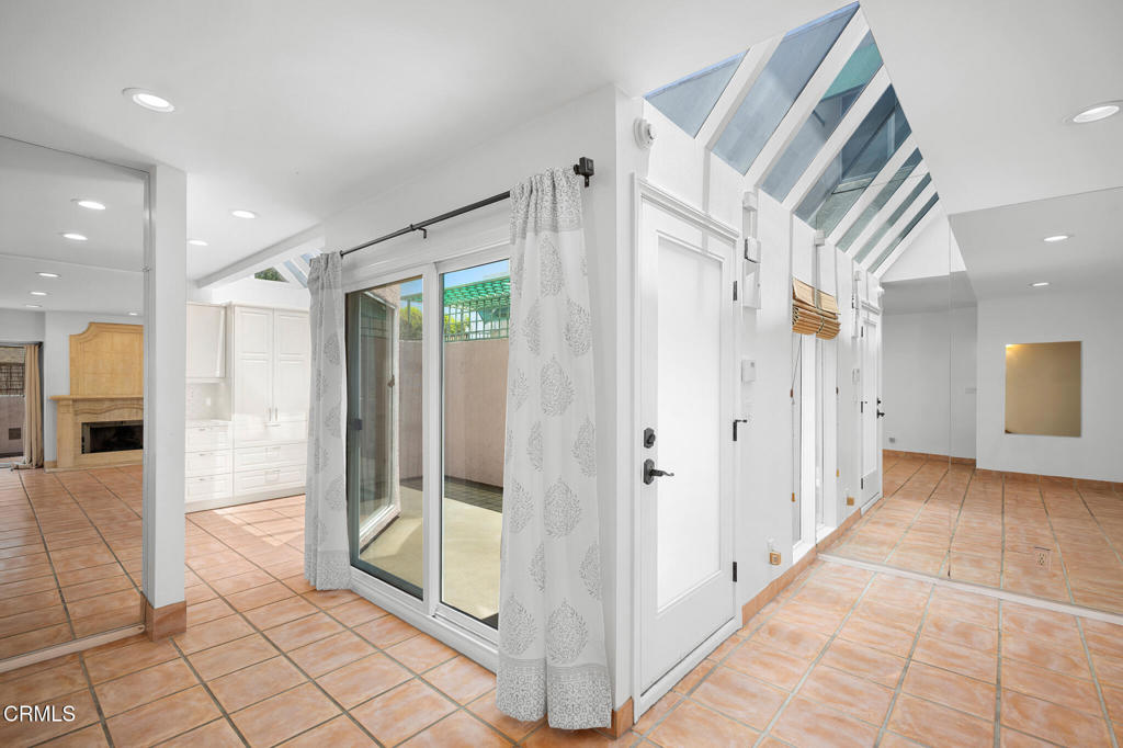 400 Monterey Road 16