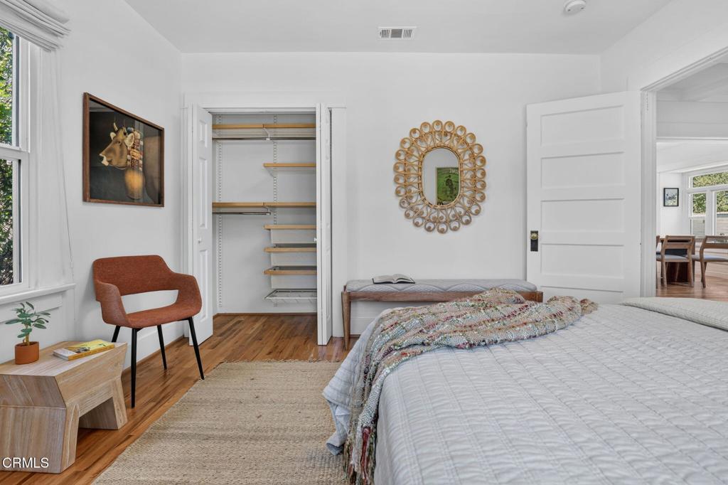 899 N Wilson Avenue