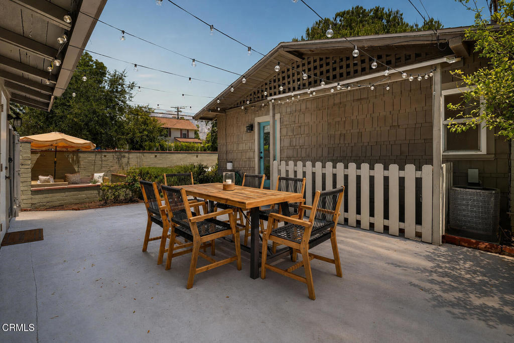 899 N Wilson Avenue