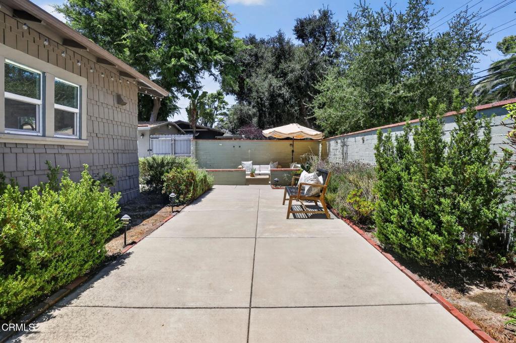 899 N Wilson Avenue