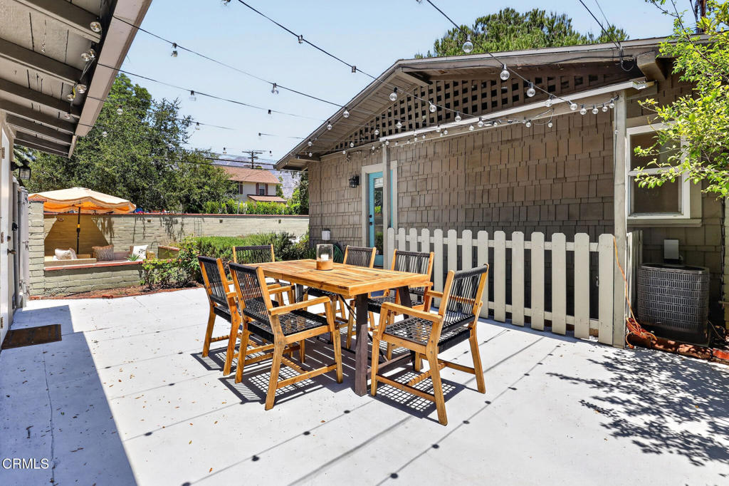 899 N Wilson Avenue