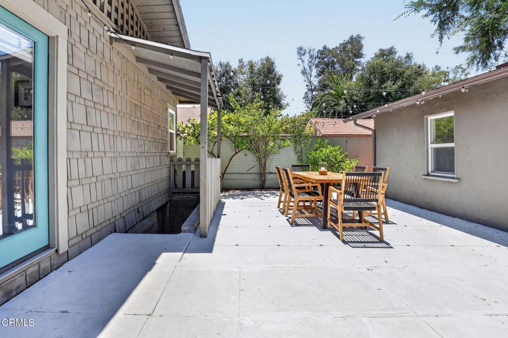 899 N Wilson Avenue