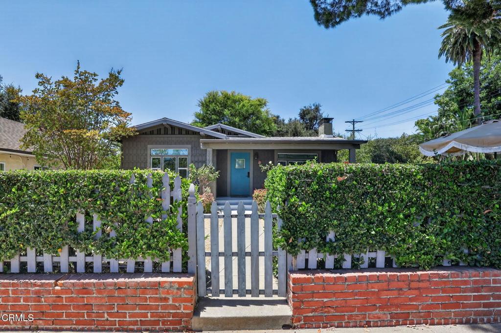 899 N Wilson Avenue