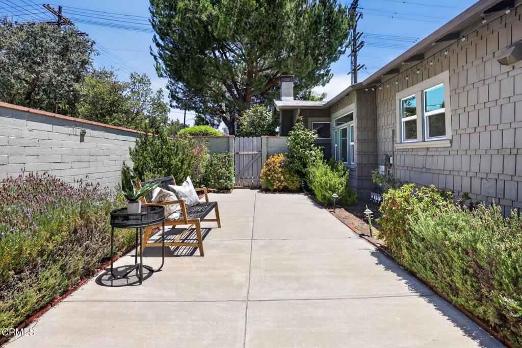 899 N Wilson Avenue