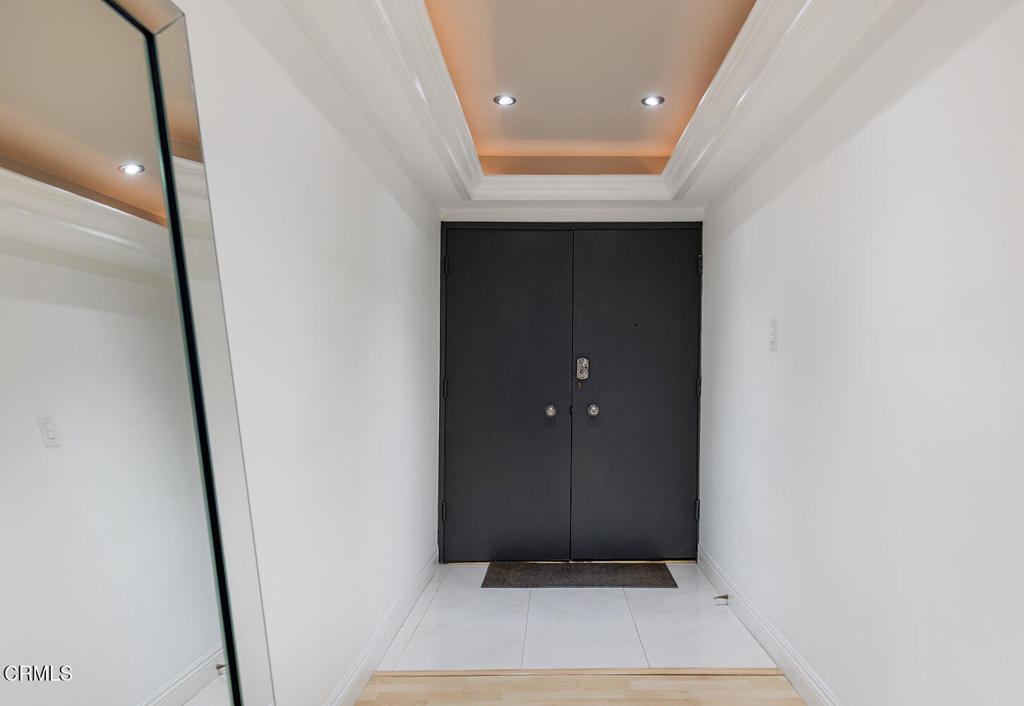 395 S Oakland Avenue 105