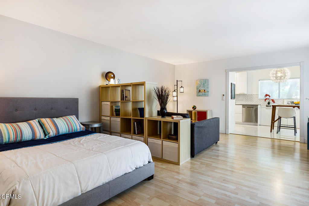 395 S Oakland Avenue 105