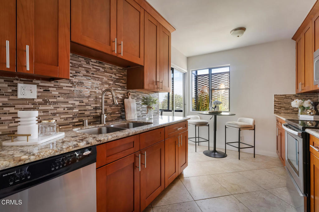 1115 Cordova Street 303