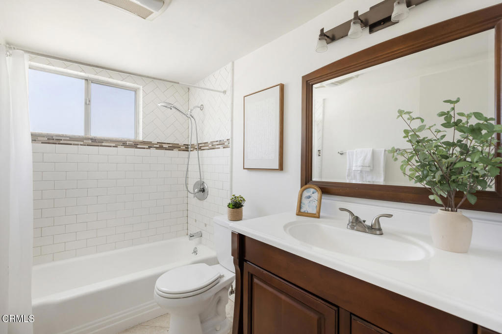 1115 Cordova Street 303