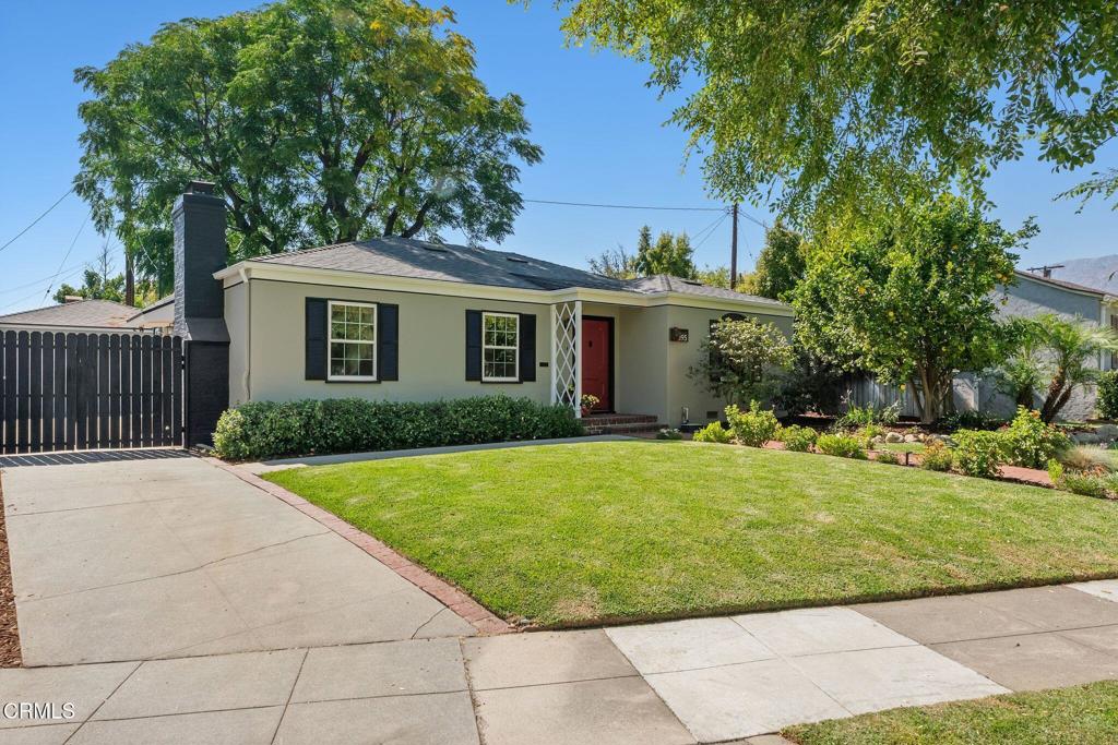 395 N Daisy Avenue