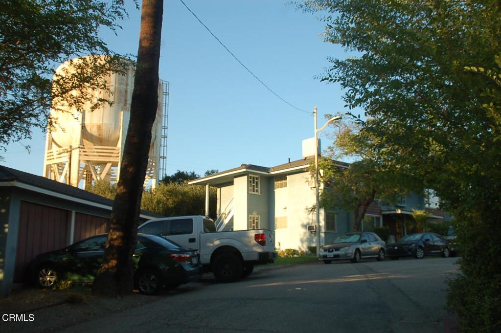 1637 Raymond Hill Road