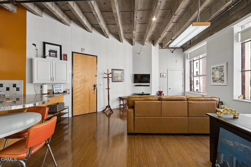 312 W 5th Street 625