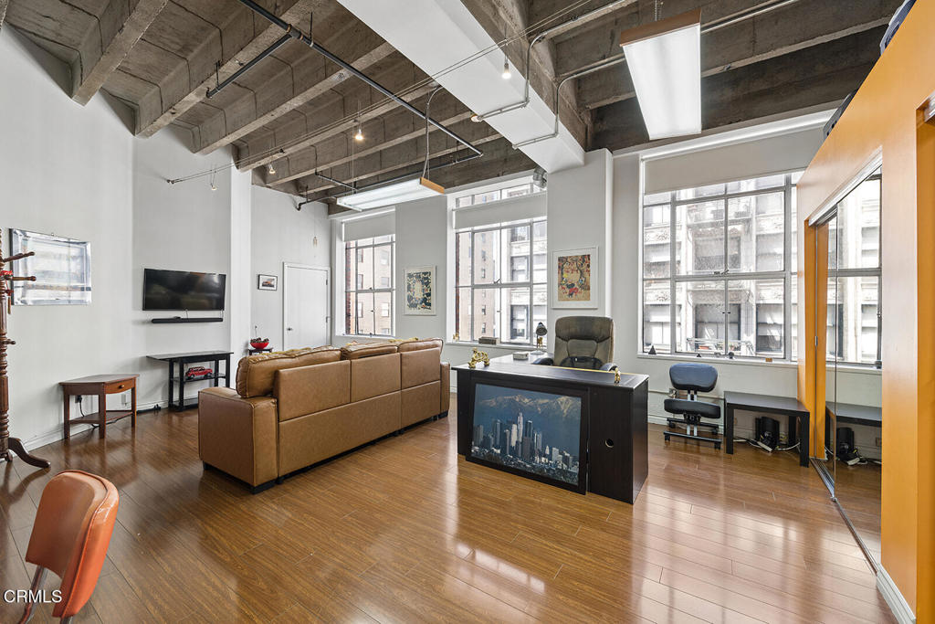 312 W 5th Street 625