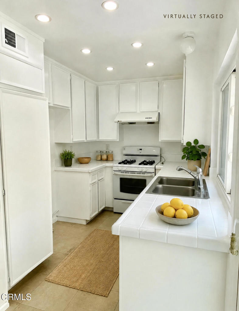 841 Hartford Lane