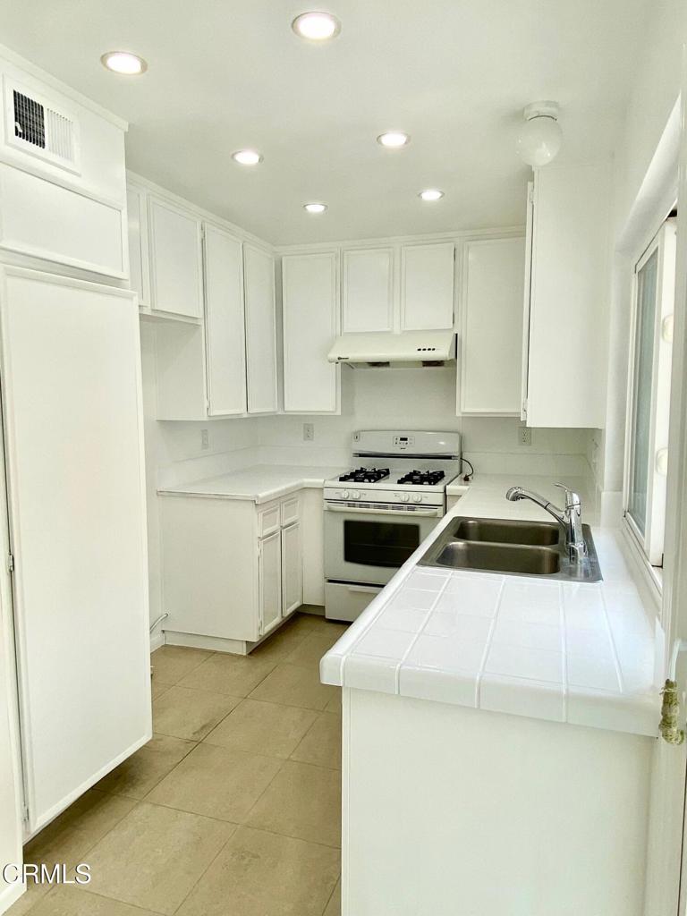 841 Hartford Lane