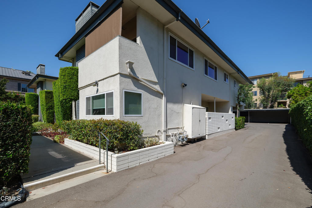 610 S Orange Grove Boulevard 6