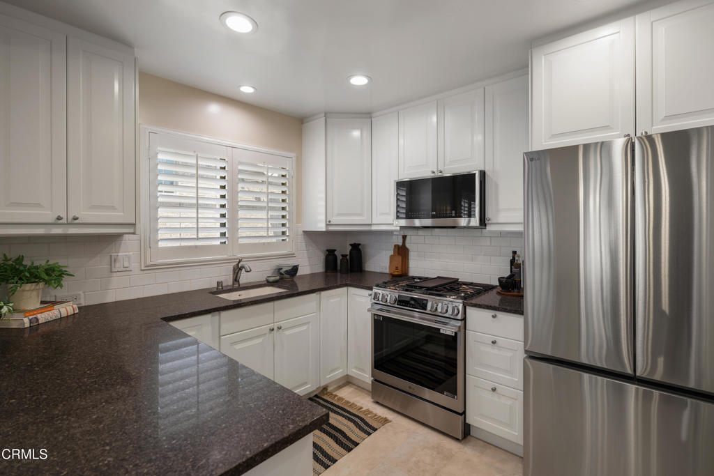 610 S Orange Grove Boulevard 6