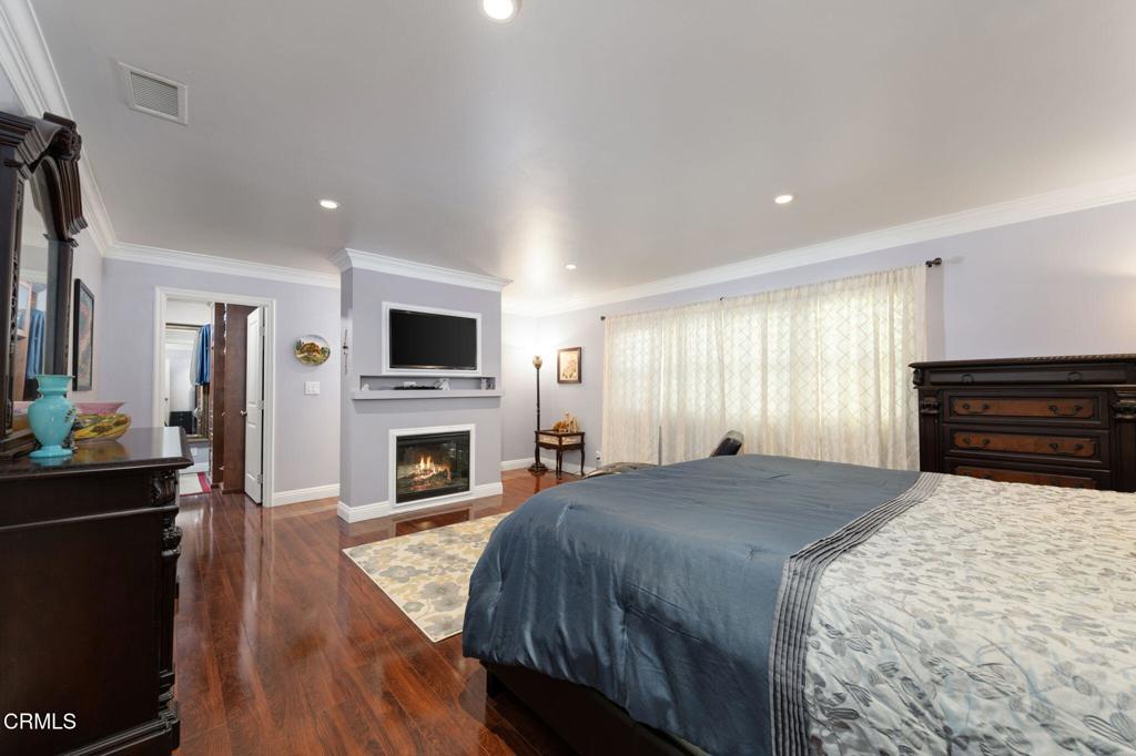 555 W Sierra Madre Boulevard I
