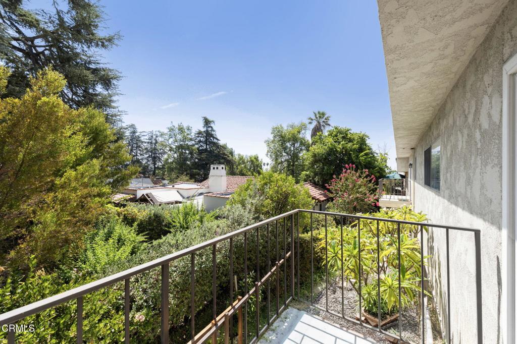 555 W Sierra Madre Boulevard I