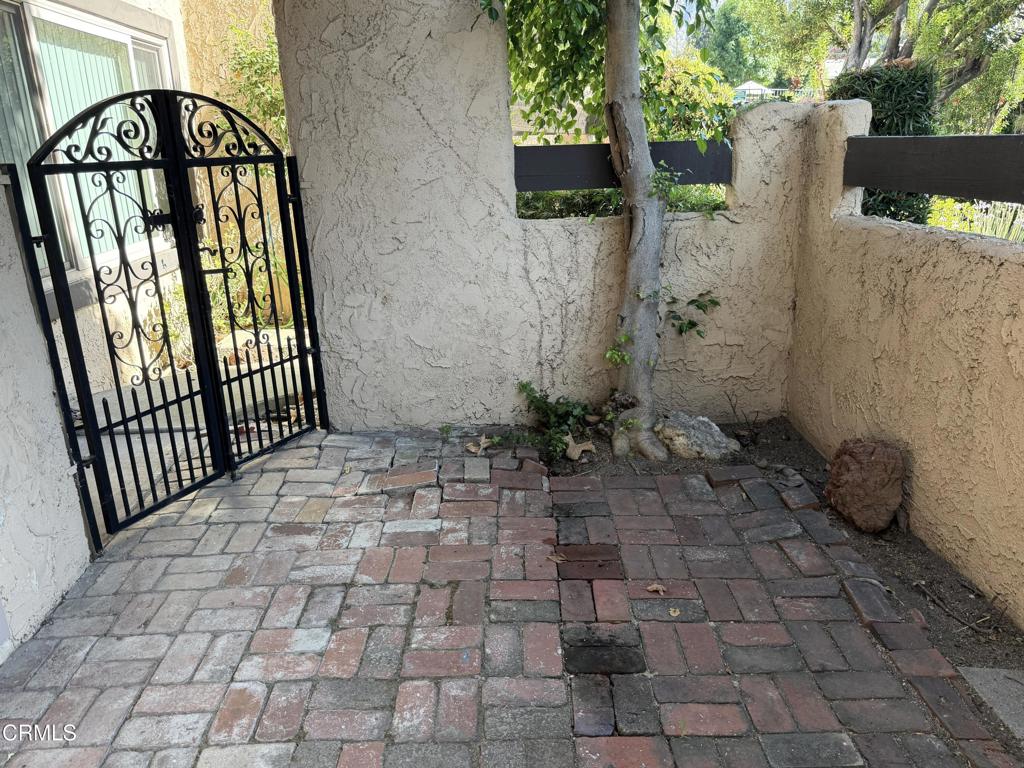 277 E Sierra Madre Boulevard 16C