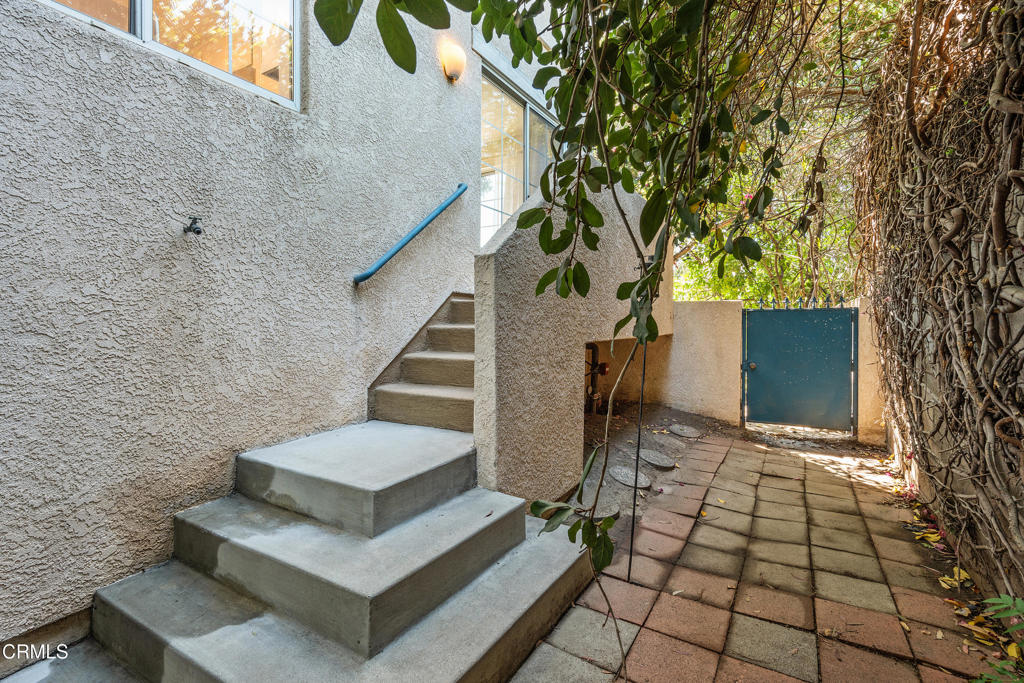 1033 W Duarte Road A