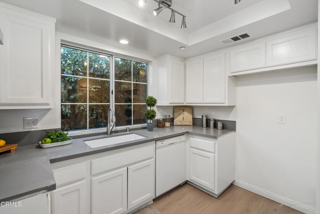 1033 W Duarte Road A