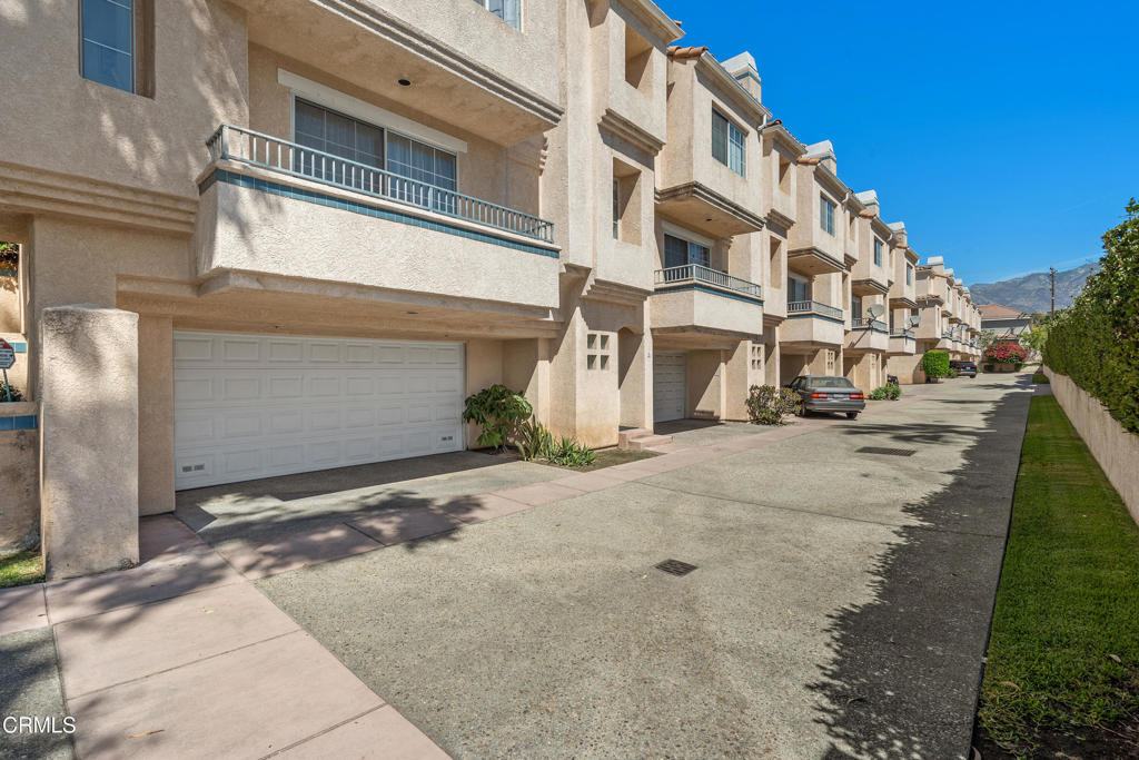 1033 W Duarte Road A