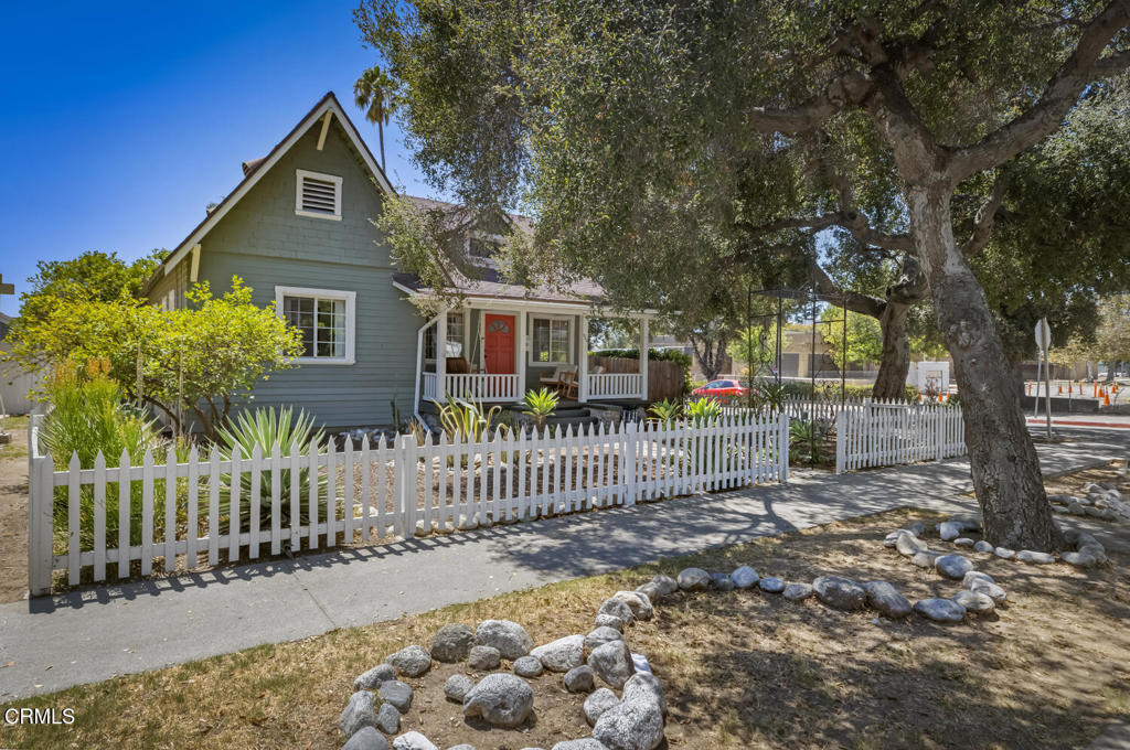 956 E Villa Street