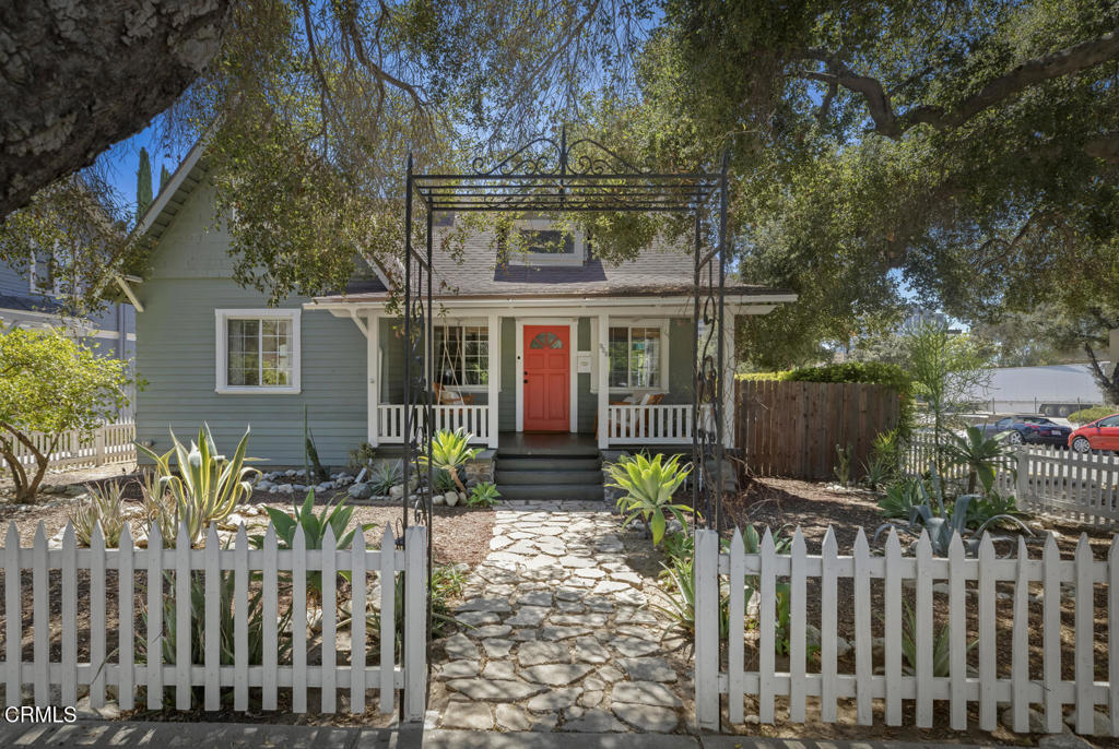 956 E Villa Street