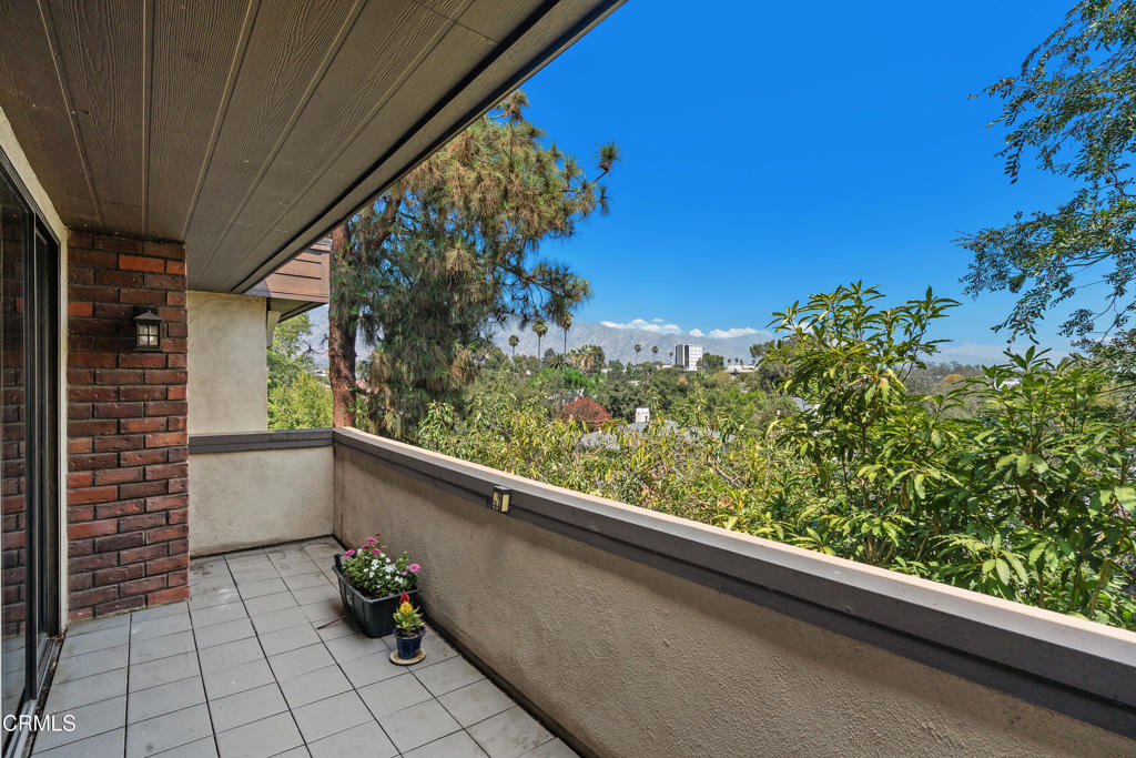 700 S Lake Avenue 309