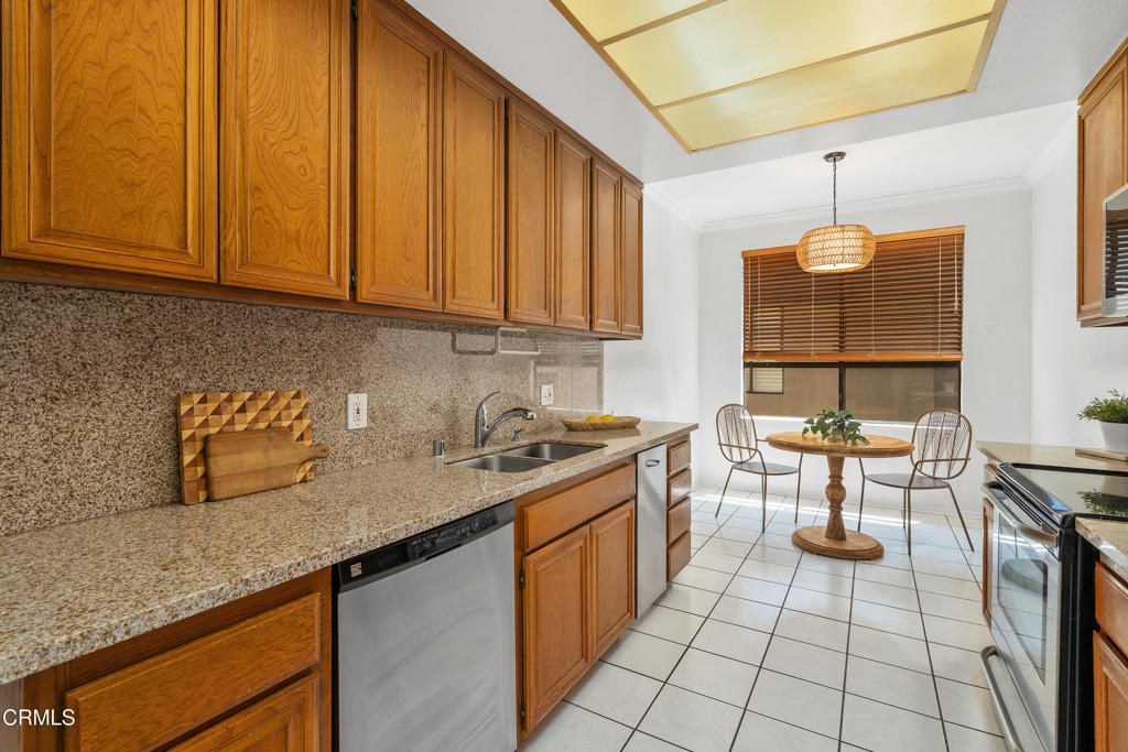 700 S Lake Avenue 309